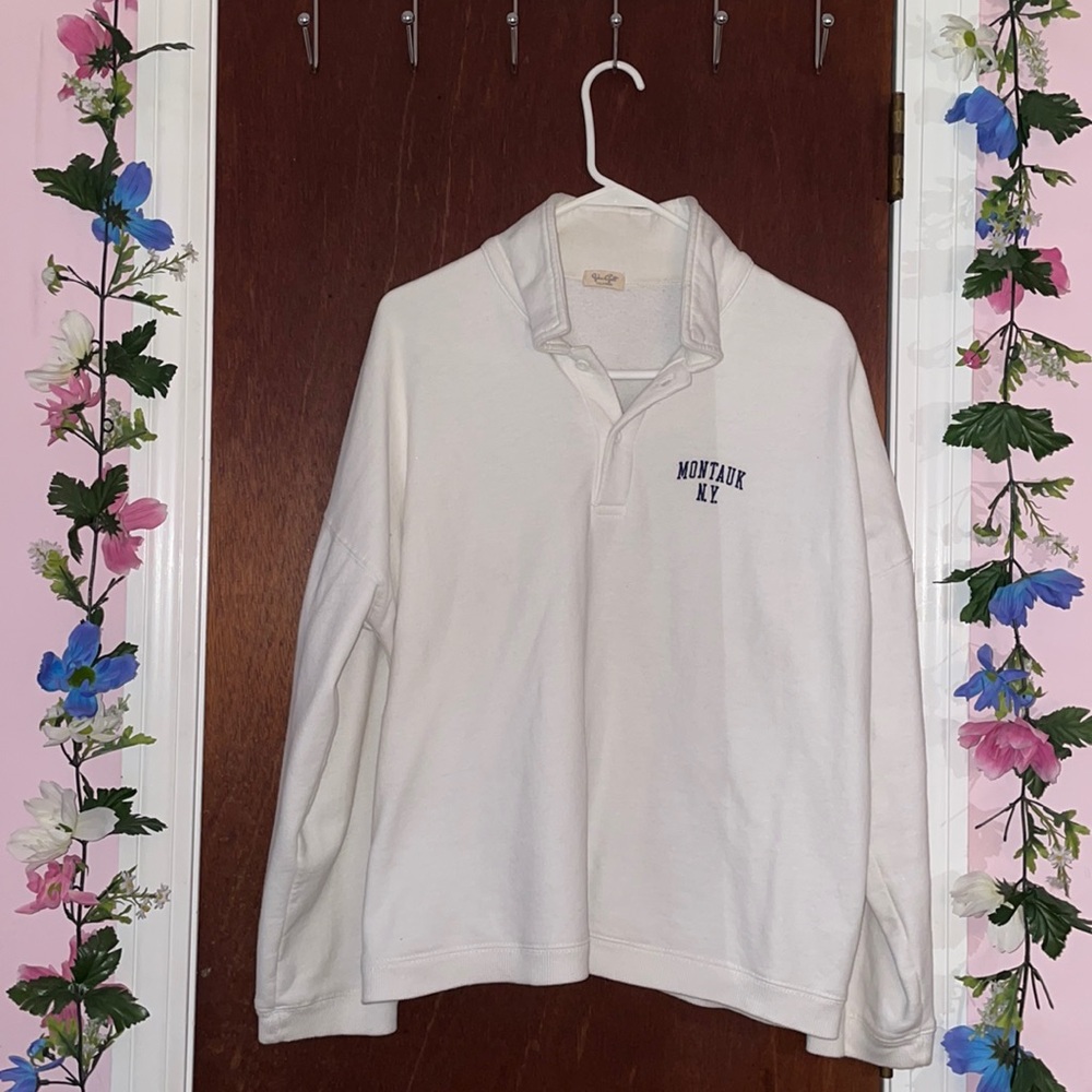 Brandy Melville white Montauk NY crewneck pullover